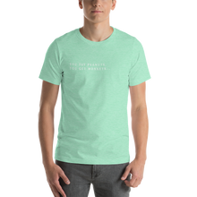 Short-Sleeve Unisex T-Shirt / T-shirt manche courte (You pay peanuts you get monkeys)